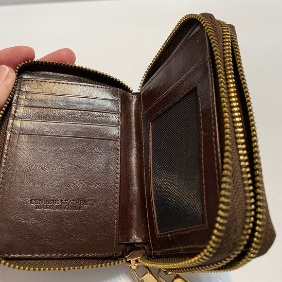 Valentina Made in Italy Tooled Leather Zip Around wallet EUC - Picture 8 of 10